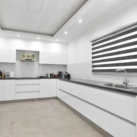 Glabur - The Luxurious 3 Bdr - Cozy Newly Renovated, Nicosia Apartmán *