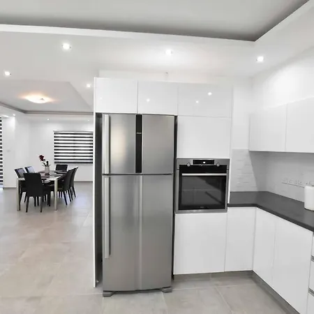 Apartmán Glabur - The Luxurious 3 Bdr - Cozy Newly Renovated, Nicosia Agios Dhometios