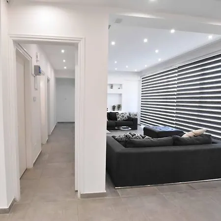 Glabur - The Luxurious 3 Bdr - Cozy Newly Renovated, Nicosia Apartmán