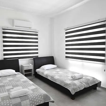 Glabur - The Luxurious 3 Bdr - Cozy Newly Renovated, Nicosia Agios Dhometios